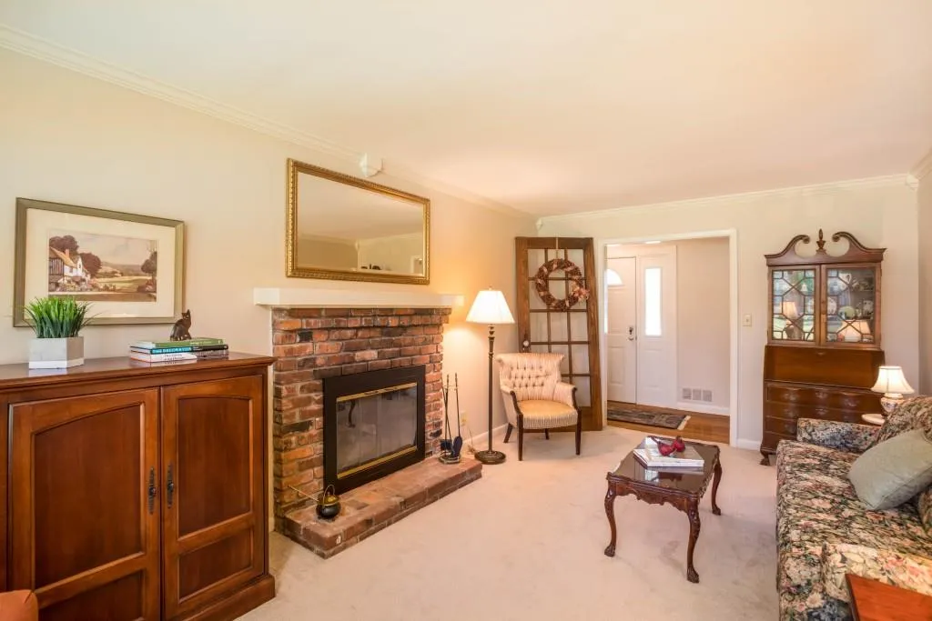 255 Brook Drive, Sandy Springs, Georgia 30328, 3 Bedrooms Bedrooms, ,2 BathroomsBathrooms,Residential,Sold,255 Brook Drive,5978622