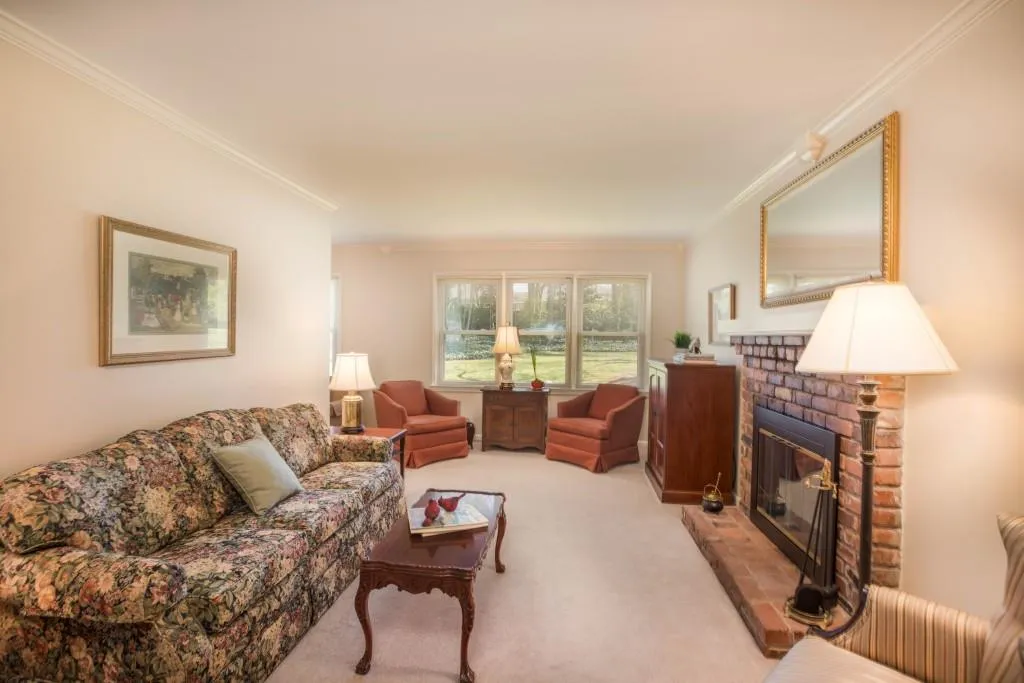 255 Brook Drive, Sandy Springs, Georgia 30328, 3 Bedrooms Bedrooms, ,2 BathroomsBathrooms,Residential,Sold,255 Brook Drive,5978622