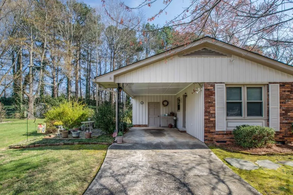 255 Brook Drive, Sandy Springs, Georgia 30328, 3 Bedrooms Bedrooms, ,2 BathroomsBathrooms,Residential,Sold,255 Brook Drive,5978622
