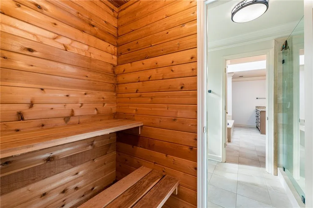 8415 Valemont Drive, Sandy Springs, Georgia 30350, 5 Bedrooms Bedrooms, ,4 BathroomsBathrooms,Residential,Sold,8415 Valemont Drive,7175892