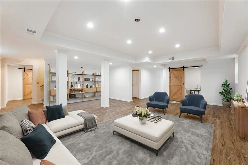 8415 Valemont Drive, Sandy Springs, Georgia 30350, 5 Bedrooms Bedrooms, ,4 BathroomsBathrooms,Residential,Sold,8415 Valemont Drive,7175892