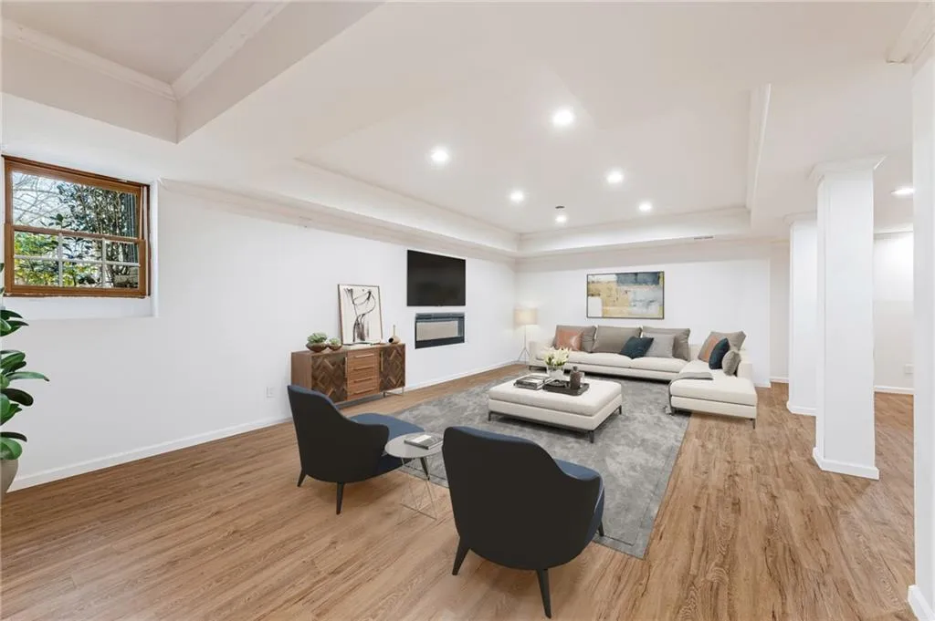 8415 Valemont Drive, Sandy Springs, Georgia 30350, 5 Bedrooms Bedrooms, ,4 BathroomsBathrooms,Residential,Sold,8415 Valemont Drive,7175892