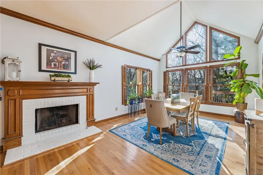 8415 Valemont Drive, Sandy Springs, Georgia 30350, 5 Bedrooms Bedrooms, ,4 BathroomsBathrooms,Residential,Sold,8415 Valemont Drive,7175892