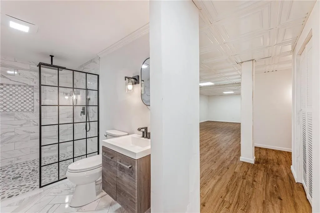 8415 Valemont Drive, Sandy Springs, Georgia 30350, 5 Bedrooms Bedrooms, ,4 BathroomsBathrooms,Residential,Sold,8415 Valemont Drive,7175892