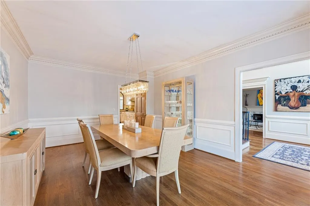 8415 Valemont Drive, Sandy Springs, Georgia 30350, 5 Bedrooms Bedrooms, ,4 BathroomsBathrooms,Residential,Sold,8415 Valemont Drive,7175892