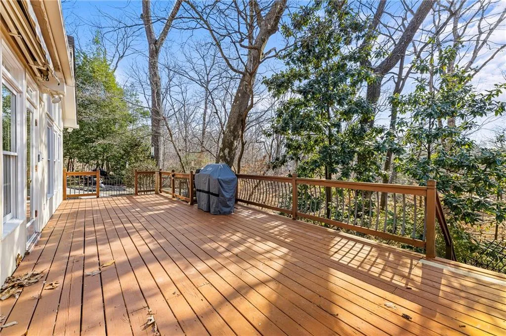 8415 Valemont Drive, Sandy Springs, Georgia 30350, 5 Bedrooms Bedrooms, ,4 BathroomsBathrooms,Residential,Sold,8415 Valemont Drive,7175892