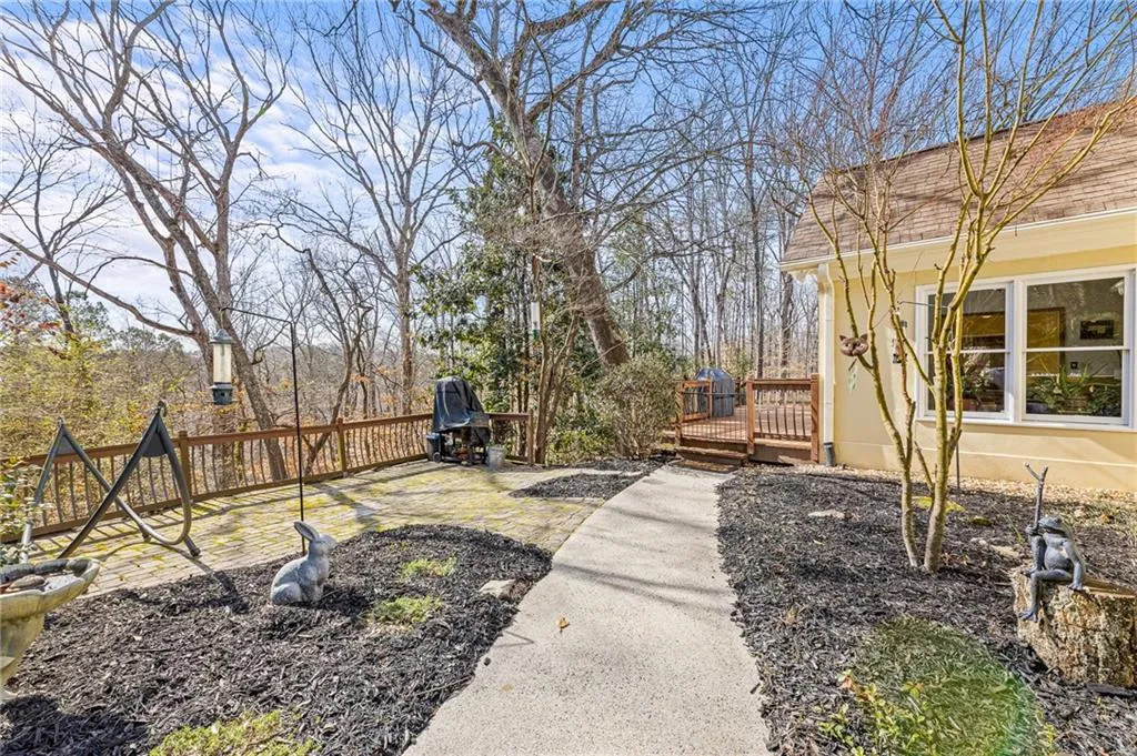 8415 Valemont Drive, Sandy Springs, Georgia 30350, 5 Bedrooms Bedrooms, ,4 BathroomsBathrooms,Residential,Sold,8415 Valemont Drive,7175892