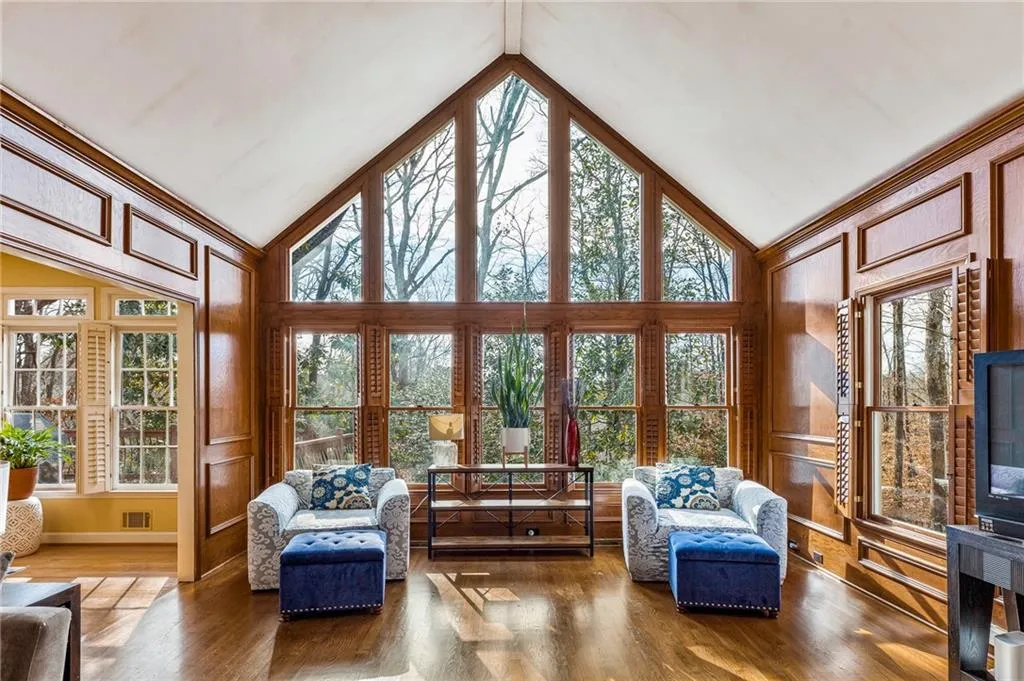 8415 Valemont Drive, Sandy Springs, Georgia 30350, 5 Bedrooms Bedrooms, ,4 BathroomsBathrooms,Residential,Sold,8415 Valemont Drive,7175892