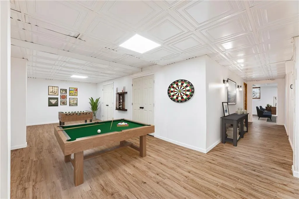 8415 Valemont Drive, Sandy Springs, Georgia 30350, 5 Bedrooms Bedrooms, ,4 BathroomsBathrooms,Residential,Sold,8415 Valemont Drive,7175892