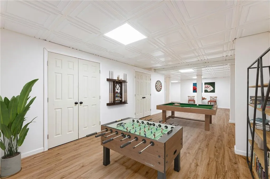 8415 Valemont Drive, Sandy Springs, Georgia 30350, 5 Bedrooms Bedrooms, ,4 BathroomsBathrooms,Residential,Sold,8415 Valemont Drive,7175892