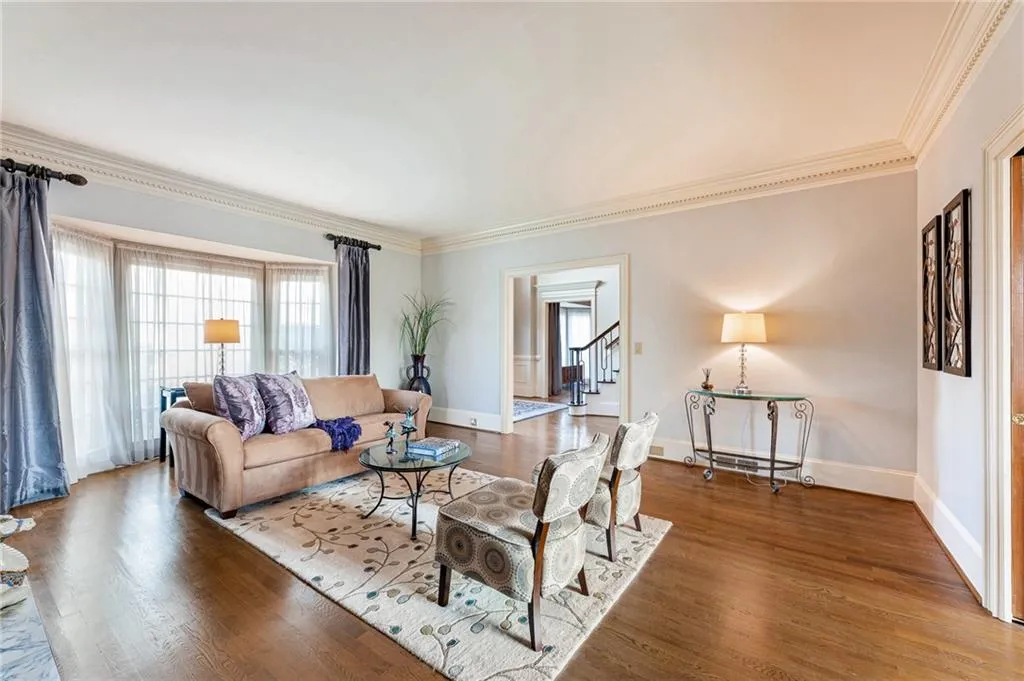 8415 Valemont Drive, Sandy Springs, Georgia 30350, 5 Bedrooms Bedrooms, ,4 BathroomsBathrooms,Residential,Sold,8415 Valemont Drive,7175892