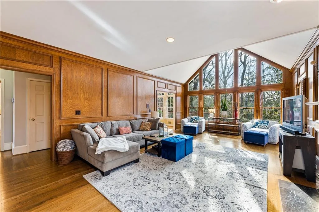 8415 Valemont Drive, Sandy Springs, Georgia 30350, 5 Bedrooms Bedrooms, ,4 BathroomsBathrooms,Residential,Sold,8415 Valemont Drive,7175892