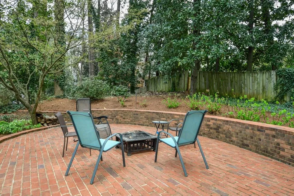 7445 Old Maine Trail, Sandy Springs, Georgia 30328, 4 Bedrooms Bedrooms, ,2 BathroomsBathrooms,Residential,Sold,7445 Old Maine Trail,5978599
