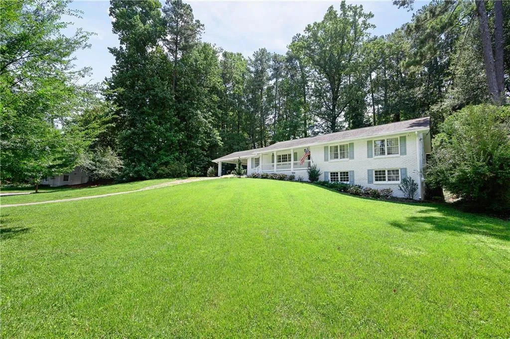 5830 Hilderbrand Drive, Sandy Springs, Georgia 30328, 4 Bedrooms Bedrooms, ,3 BathroomsBathrooms,Residential,Sold,5830 Hilderbrand Drive,6774354