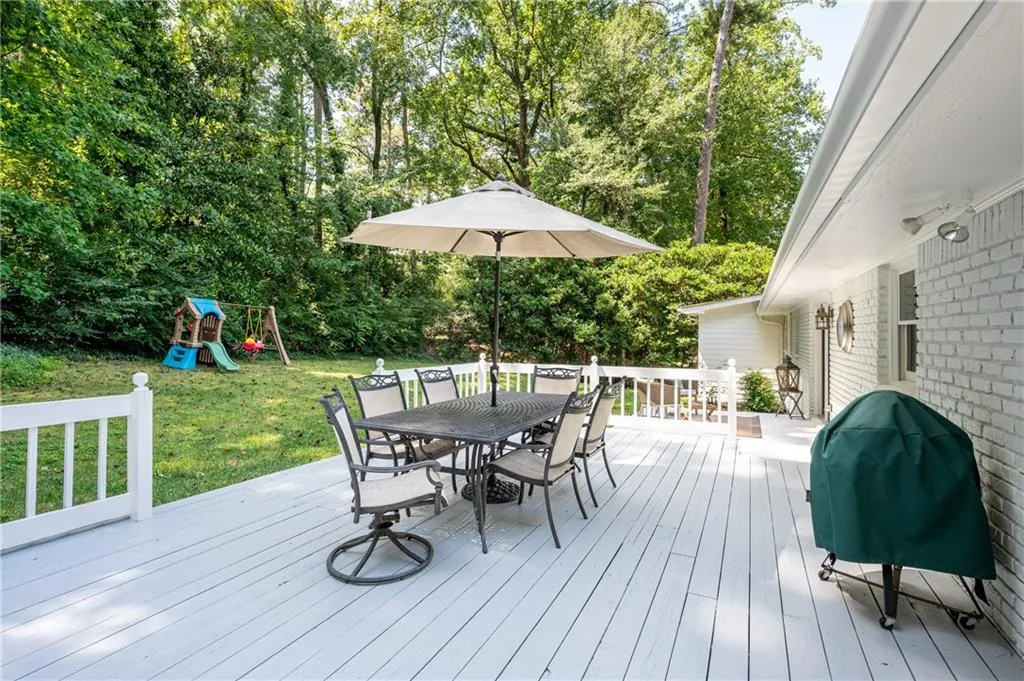 5830 Hilderbrand Drive, Sandy Springs, Georgia 30328, 4 Bedrooms Bedrooms, ,3 BathroomsBathrooms,Residential,Sold,5830 Hilderbrand Drive,6774354