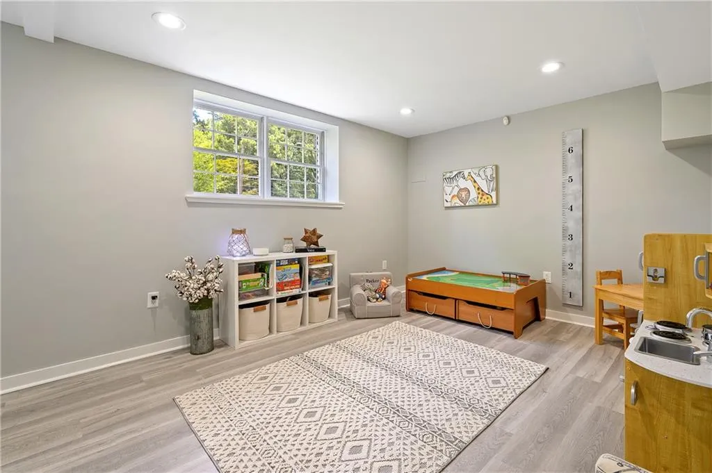 5830 Hilderbrand Drive, Sandy Springs, Georgia 30328, 4 Bedrooms Bedrooms, ,3 BathroomsBathrooms,Residential,Sold,5830 Hilderbrand Drive,6774354