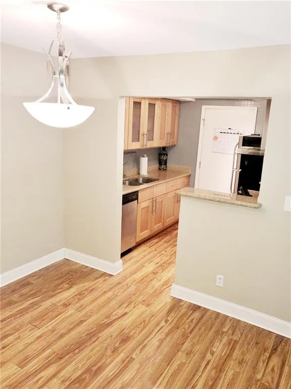6851 Roswell Road Unit J16, Atlanta, Georgia 30328, 1 Bedroom Bedrooms, ,1 BathroomBathrooms,Residential,Sold,6851 Roswell Road Unit J16,6032162