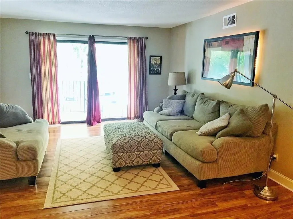 6851 Roswell Road Unit J16, Atlanta, Georgia 30328, 1 Bedroom Bedrooms, ,1 BathroomBathrooms,Residential,Sold,6851 Roswell Road Unit J16,6032162