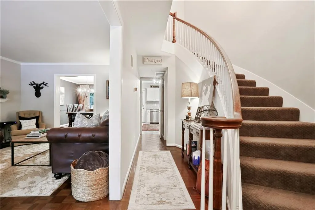 5400 Roswell Road Unit I4, Atlanta, Georgia 30342, 3 Bedrooms Bedrooms, ,2 BathroomsBathrooms,Residential,Sold,5400 Roswell Road Unit I4,6050782