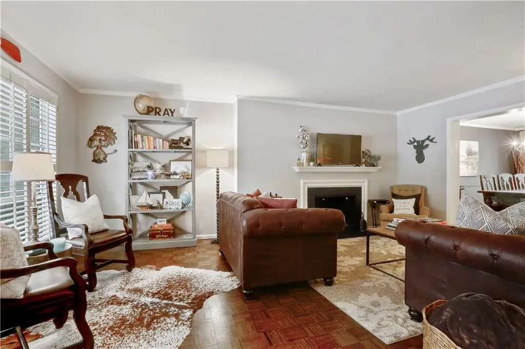 5400 Roswell Road Unit I4, Atlanta, Georgia 30342, 3 Bedrooms Bedrooms, ,2 BathroomsBathrooms,Residential,Sold,5400 Roswell Road Unit I4,6050782