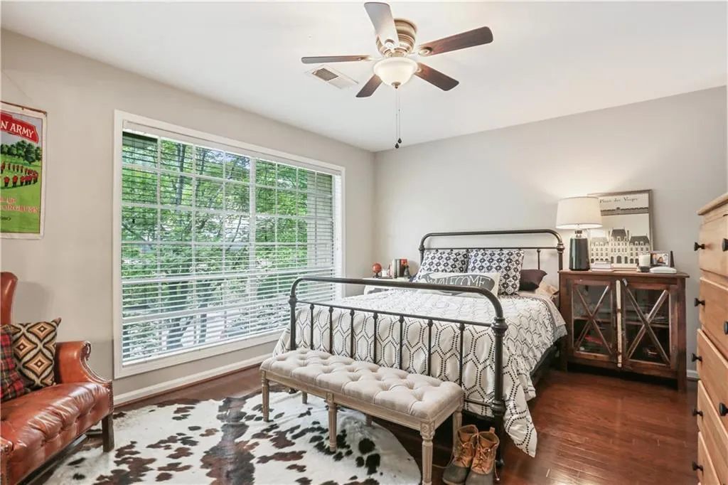 5400 Roswell Road Unit I4, Atlanta, Georgia 30342, 3 Bedrooms Bedrooms, ,2 BathroomsBathrooms,Residential,Sold,5400 Roswell Road Unit I4,6050782