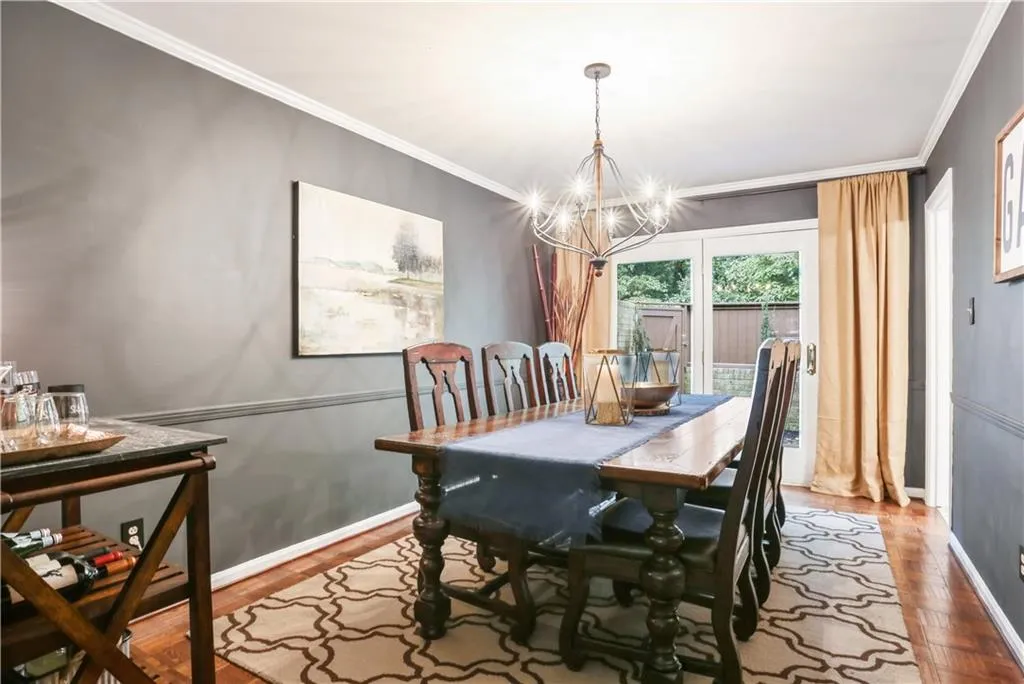 5400 Roswell Road Unit I4, Atlanta, Georgia 30342, 3 Bedrooms Bedrooms, ,2 BathroomsBathrooms,Residential,Sold,5400 Roswell Road Unit I4,6050782
