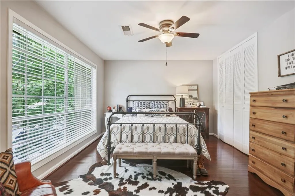 5400 Roswell Road Unit I4, Atlanta, Georgia 30342, 3 Bedrooms Bedrooms, ,2 BathroomsBathrooms,Residential,Sold,5400 Roswell Road Unit I4,6050782
