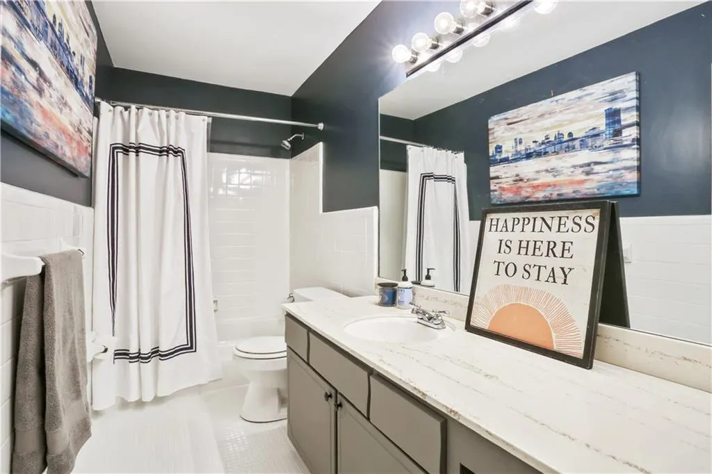 5400 Roswell Road Unit I4, Atlanta, Georgia 30342, 3 Bedrooms Bedrooms, ,2 BathroomsBathrooms,Residential,Sold,5400 Roswell Road Unit I4,6050782