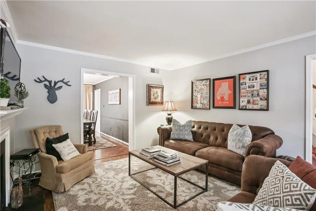 5400 Roswell Road Unit I4, Atlanta, Georgia 30342, 3 Bedrooms Bedrooms, ,2 BathroomsBathrooms,Residential,Sold,5400 Roswell Road Unit I4,6050782