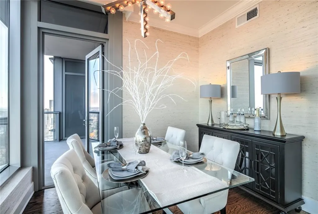 3630 Peachtree Road Ne Unit 2106, Atlanta, Georgia 30326, 1 Bedroom Bedrooms, ,1 BathroomBathrooms,Residential,Sold,3630 Peachtree Road Ne Unit 2106,5880129