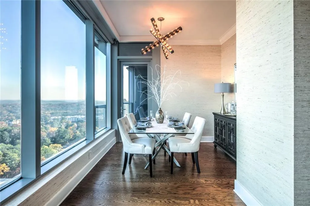 3630 Peachtree Road Ne Unit 2106, Atlanta, Georgia 30326, 1 Bedroom Bedrooms, ,1 BathroomBathrooms,Residential,Sold,3630 Peachtree Road Ne Unit 2106,5880129