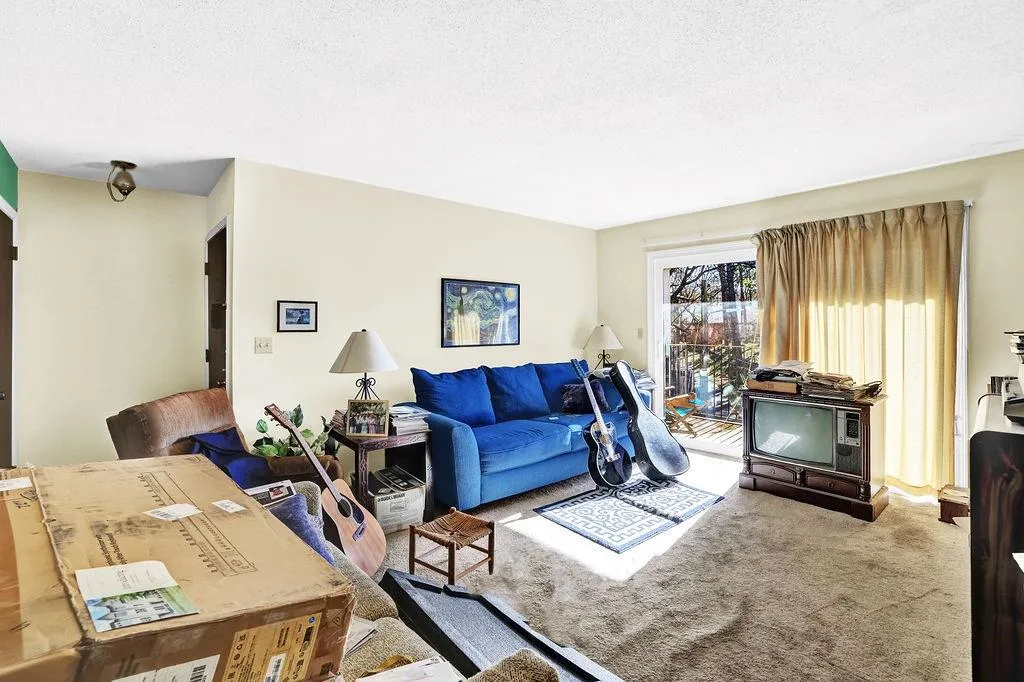 6851 Roswell Road Unit G8, Sandy Springs, Georgia 30328, 1 Bedroom Bedrooms, ,1 BathroomBathrooms,Residential,For Sale,6851 Roswell Road Unit G8,7713607