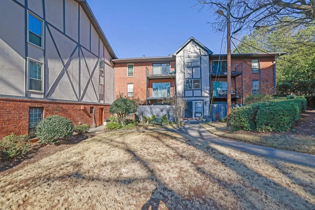 6851 Roswell Road Unit G8, Sandy Springs, Georgia 30328, 1 Bedroom Bedrooms, ,1 BathroomBathrooms,Residential,For Sale,6851 Roswell Road Unit G8,7713607