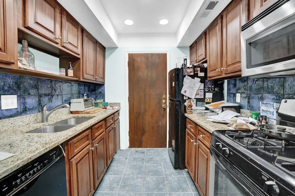 6851 Roswell Road Unit G8, Sandy Springs, Georgia 30328, 1 Bedroom Bedrooms, ,1 BathroomBathrooms,Residential,For Sale,6851 Roswell Road Unit G8,7713607