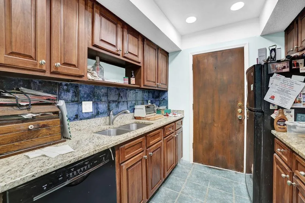 6851 Roswell Road Unit G8, Sandy Springs, Georgia 30328, 1 Bedroom Bedrooms, ,1 BathroomBathrooms,Residential,For Sale,6851 Roswell Road Unit G8,7713607