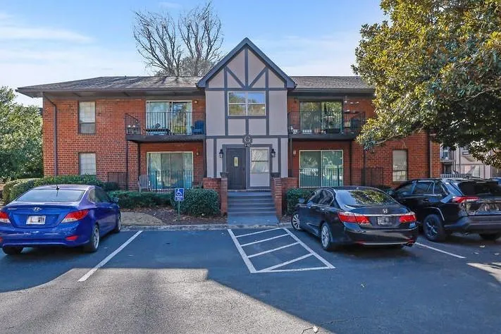 6851 Roswell Road Unit G8, Sandy Springs, Georgia 30328, 1 Bedroom Bedrooms, ,1 BathroomBathrooms,Residential,For Sale,6851 Roswell Road Unit G8,7713607