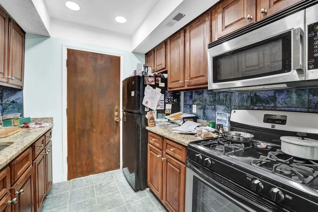 6851 Roswell Road Unit G8, Sandy Springs, Georgia 30328, 1 Bedroom Bedrooms, ,1 BathroomBathrooms,Residential,For Sale,6851 Roswell Road Unit G8,7713607