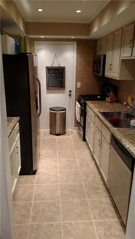 6851 Roswell Road Unit 028, Atlanta, Georgia 30328, 2 Bedrooms Bedrooms, ,2 BathroomsBathrooms,Residential,Sold,6851 Roswell Road Unit 028,5684749