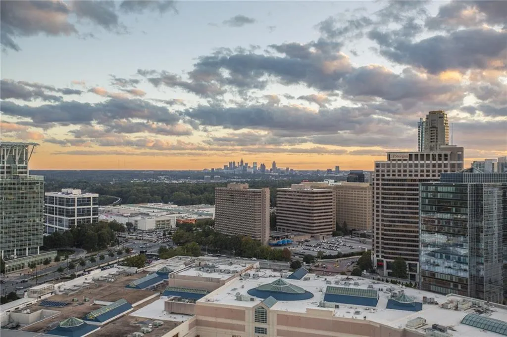 750 Park Avenue Ne Unit 29s, Atlanta, Georgia 30326, 2 Bedrooms Bedrooms, ,2 BathroomsBathrooms,Residential,Sold,750 Park Avenue Ne Unit 29s,5956635