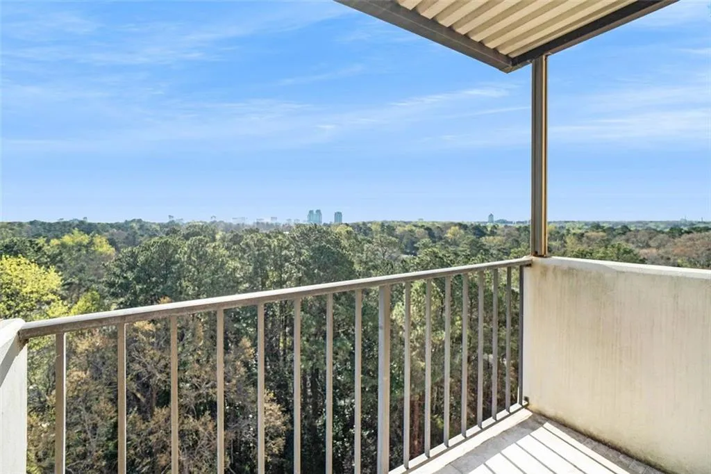 300 Johnson Ferry Road Ne Unit A 1003, Sandy Springs, Georgia 30328, 2 Bedrooms Bedrooms, ,2 BathroomsBathrooms,Residential,Sold,300 Johnson Ferry Road Ne Unit A 1003,7022282