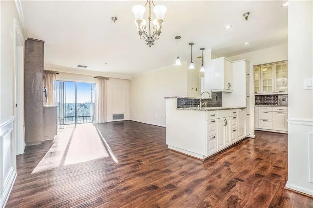 300 Johnson Ferry Road Ne Unit A 1003, Sandy Springs, Georgia 30328, 2 Bedrooms Bedrooms, ,2 BathroomsBathrooms,Residential,Sold,300 Johnson Ferry Road Ne Unit A 1003,7022282