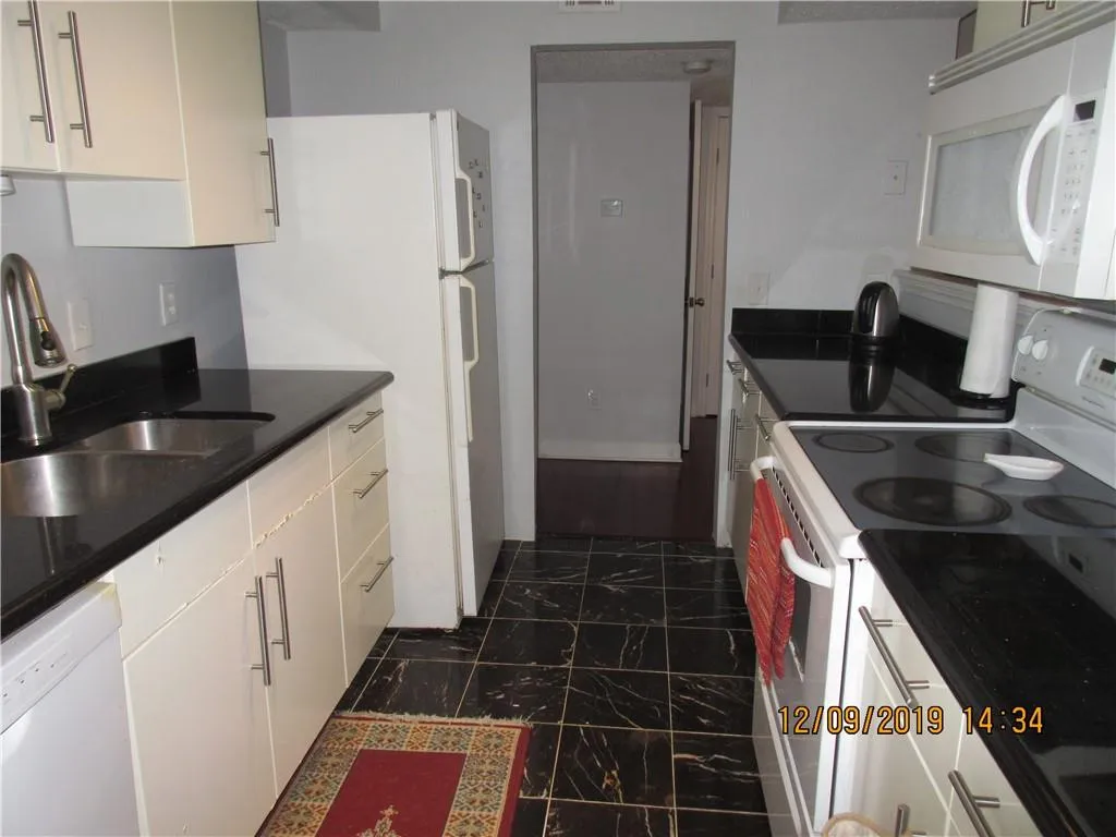 2002 Wingate Way, Sandy Springs, Georgia 30350, 1 Bedroom Bedrooms, ,1 BathroomBathrooms,Residential,Sold,2002 Wingate Way,6655486