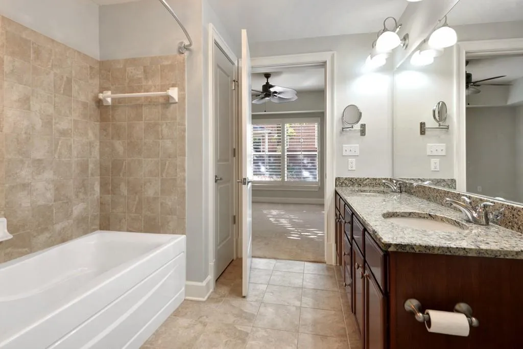 200 River Vista Drive Unit 210, Atlanta, Georgia 30339, 2 Bedrooms Bedrooms, ,2 BathroomsBathrooms,Residential,Sold,200 River Vista Drive Unit 210,6608505