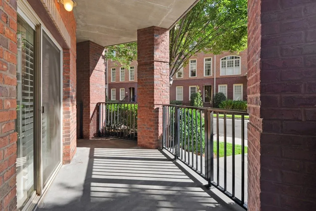 200 River Vista Drive Unit 210, Atlanta, Georgia 30339, 2 Bedrooms Bedrooms, ,2 BathroomsBathrooms,Residential,Sold,200 River Vista Drive Unit 210,6608505