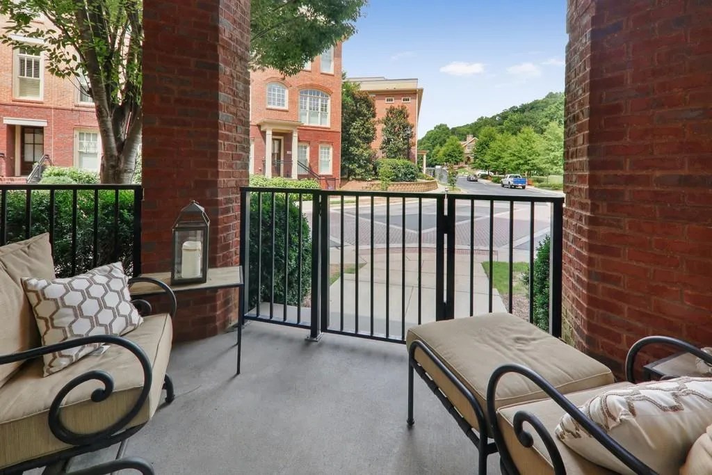 200 River Vista Drive Unit 210, Atlanta, Georgia 30339, 2 Bedrooms Bedrooms, ,2 BathroomsBathrooms,Residential,Sold,200 River Vista Drive Unit 210,6608505