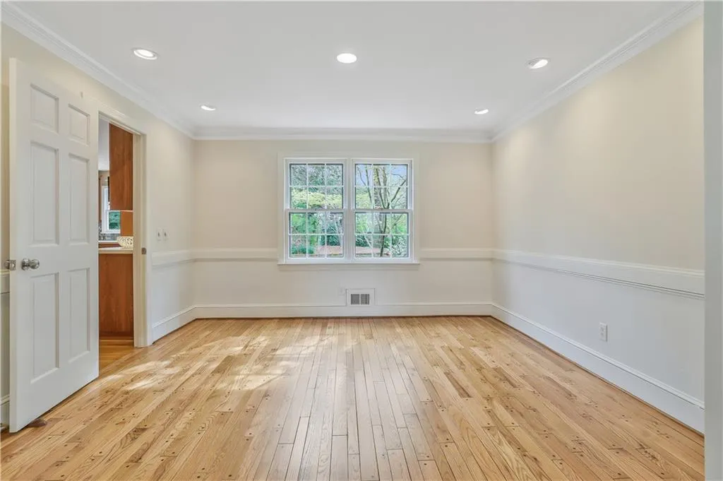 6820 Lisa Lane, Sandy Springs, Georgia 30338, 5 Bedrooms Bedrooms, ,4 BathroomsBathrooms,Residential,Sold,6820 Lisa Lane,6859413