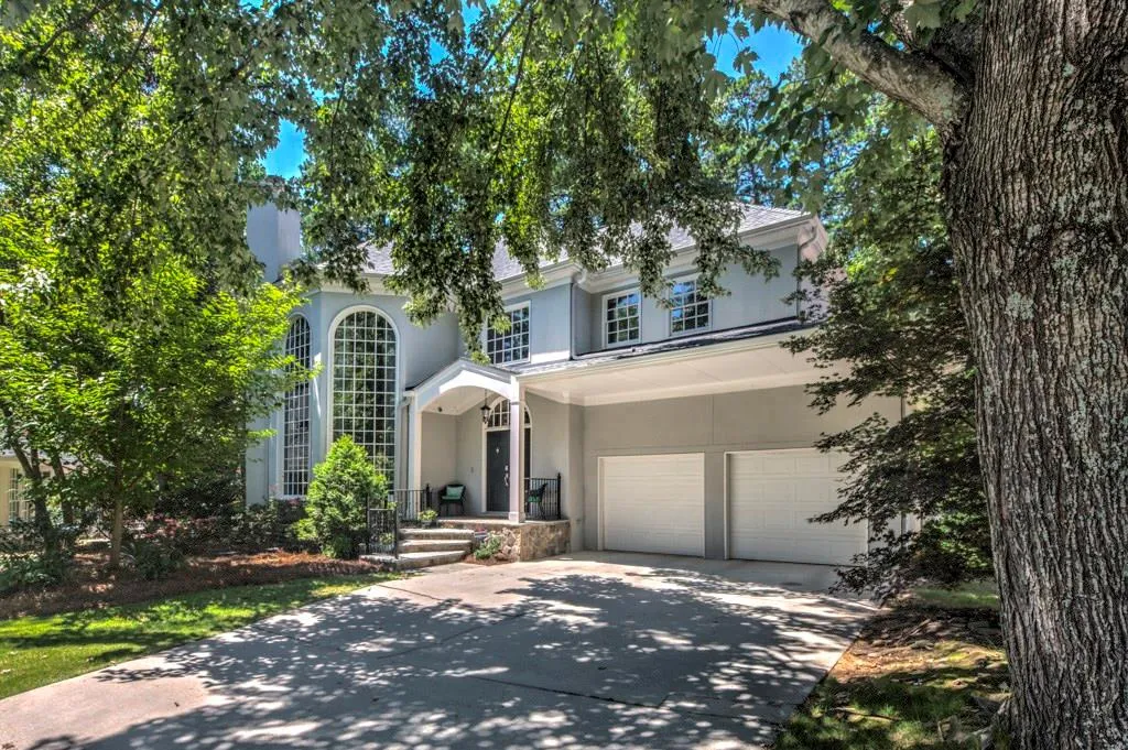320 Fountain Oaks Lane Ne, Atlanta, Georgia 30342, 4 Bedrooms Bedrooms, ,3 BathroomsBathrooms,Residential,Sold,320 Fountain Oaks Lane Ne,5900389