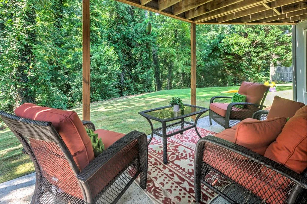 320 Fountain Oaks Lane Ne, Atlanta, Georgia 30342, 4 Bedrooms Bedrooms, ,3 BathroomsBathrooms,Residential,Sold,320 Fountain Oaks Lane Ne,5900389
