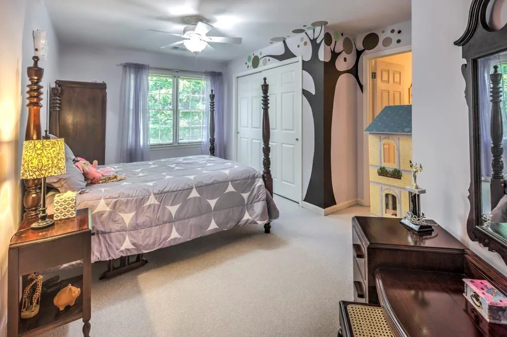 320 Fountain Oaks Lane Ne, Atlanta, Georgia 30342, 4 Bedrooms Bedrooms, ,3 BathroomsBathrooms,Residential,Sold,320 Fountain Oaks Lane Ne,5900389
