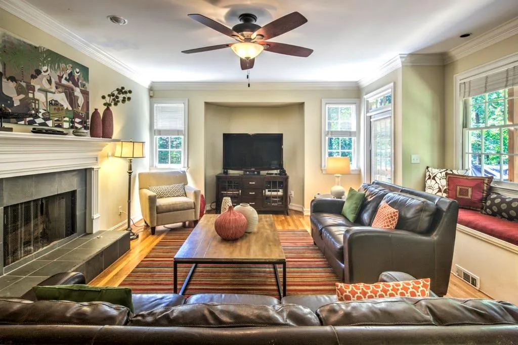 320 Fountain Oaks Lane Ne, Atlanta, Georgia 30342, 4 Bedrooms Bedrooms, ,3 BathroomsBathrooms,Residential,Sold,320 Fountain Oaks Lane Ne,5900389